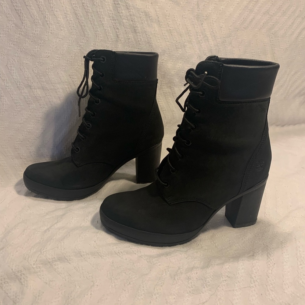 Timberland Tillston Boot, size 8, black. Excellent condition Only worn once!